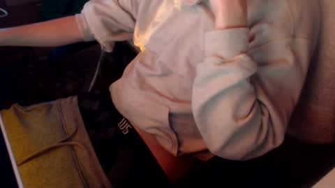 Snapshot of naj8 chatting on September 29, 2025, 4:17 am Drew online show from September 29, 2025, 4:17 am