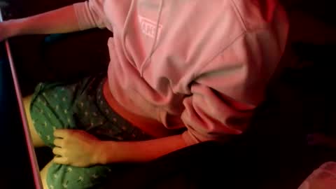 Snapshot of naj8 chatting on November 10, 2025, 6:34 am Drew online show from November 10, 2025, 6:34 am