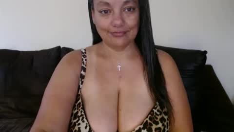 Snapshot of nala_thickk chatting on November 21, 2025, 8:40 pm Nala Thickk online show from November 21, 2025, 8:40 pm