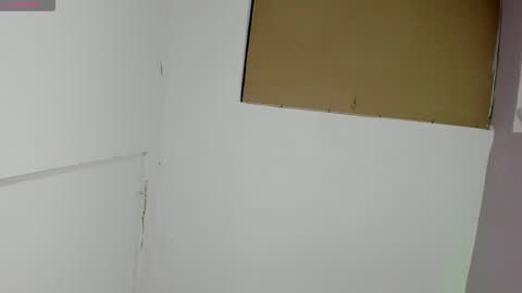 NALAROY online show from April 25, 2026, 8:06 am