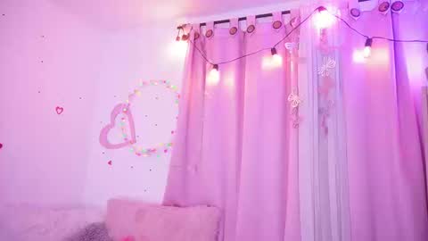 Snapshot of nalia_adams chatting on September 18, 2025, 1:35 pm Nalia Adams online show from September 18, 2025, 1:35 pm