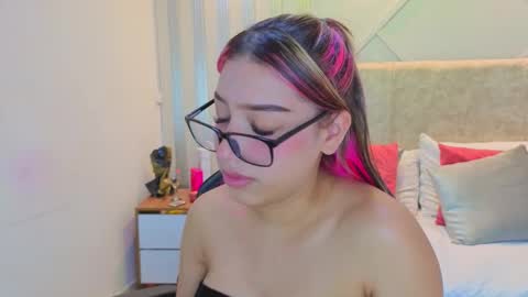 nami_sweet_ online show from October 31, 2025, 4:02 am