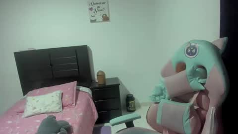 Nami online show from November 10, 2025, 11:04 pm