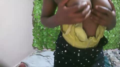 nana2095 online show from March 5, 2025, 12:16 am