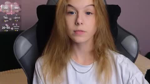 Snapshot of nanami_v02 chatting on September 15, 2025, 2:17 pm Maeve online show from September 15, 2025, 2:17 pm