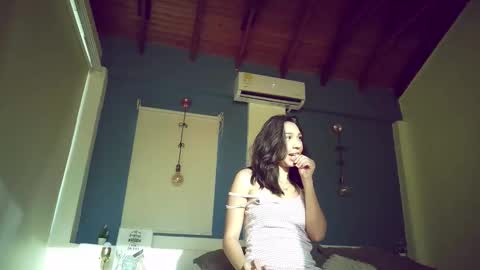 Nana Milan online show from December 17, 2025, 9:21 pm