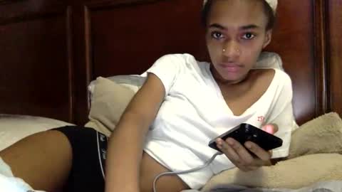 nanaonn online show from November 25, 2025, 4:51 pm