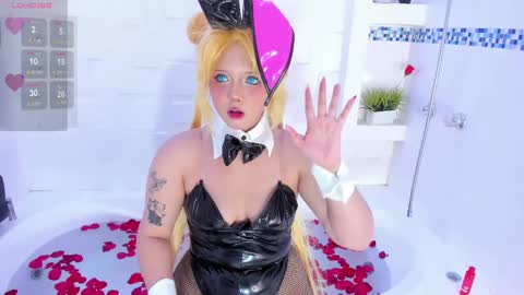 NanaOsaky online show from February 13, 2025, 3:46 pm