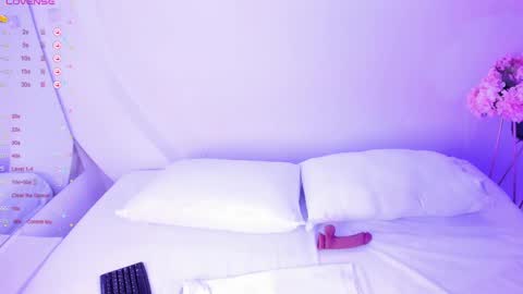 NanaOsaky online show from October 1, 2025, 12:00 pm