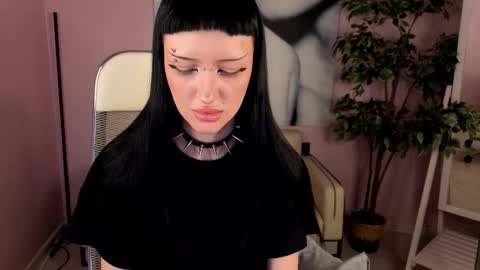 Nana online show from November 23, 2025, 3:34 pm