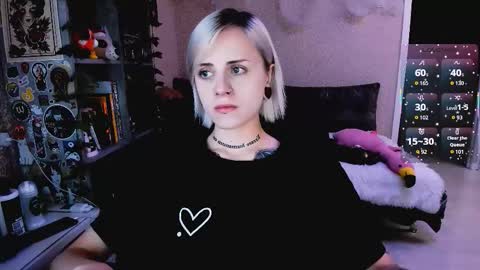 Monday-Friday 12-4 AM and 6-9 AM New York time online show from November 6, 2025, 8:32 pm