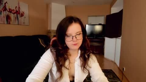 Snapshot of naomi_di chatting on July 15, 2026, 2:44 pm naomi_di online show from July 15, 2026, 2:44 pm