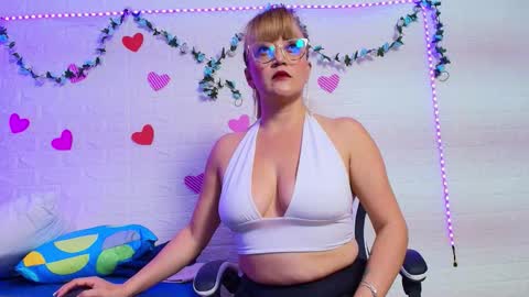 Naomi online show from October 13, 2025, 11:10 am