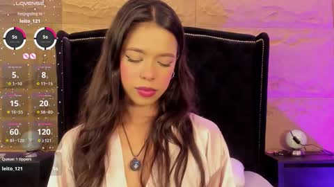 Naomi online show from November 12, 2025, 10:30 pm