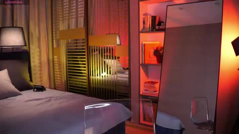 naomi_hotterr online show from May 13, 2026, 5:49 am