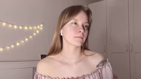 Snapshot of naomi_oops chatting on February 12, 2026, 6:36 pm Naomi online show from February 12, 2026, 6:36 pm