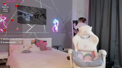 naomi_reiss online show from June 6, 2026, 12:38 am