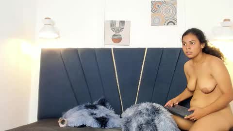 naomi_x0 online show from March 3, 2026, 2:12 pm