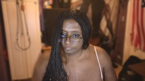 Naomi online show from November 19, 2025, 7:08 am