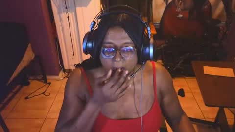 Snapshot of naomifux chatting on March 24, 2026, 11:37 am Naomi online show from March 24, 2026, 11:37 am