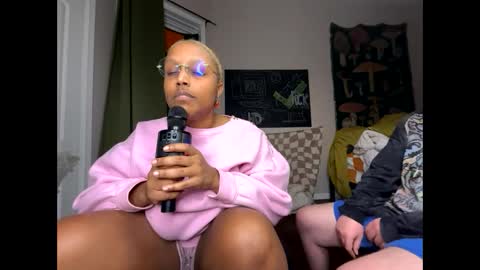 Naomigiirl6 online show from December 20, 2024, 4:09 am