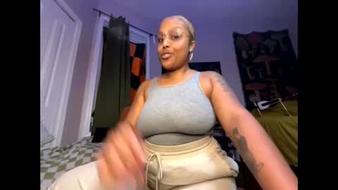 Naomigiirl6 online show from December 30, 2024, 4:08 pm