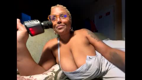 Naomigiirl6 online show from January 26, 2025, 12:54 pm