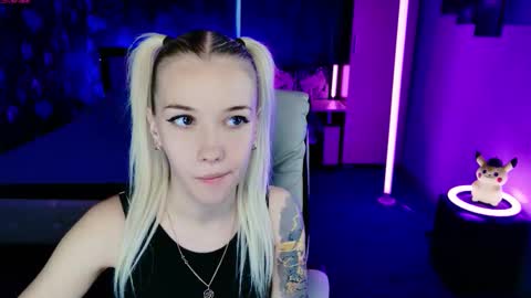 naomihita online show from November 19, 2025, 10:48 am