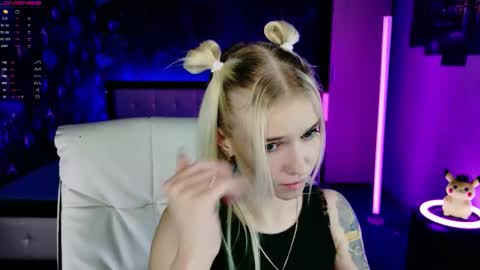 naomihita online show from November 25, 2025, 2:39 pm