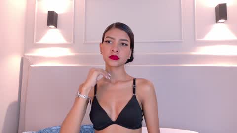 Naomi Klarc online show from December 21, 2024, 12:59 pm