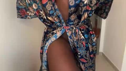 Snapshot of naomiknighly chatting on November 27, 2025, 1:24 pm Black ebony new here online show from November 27, 2025, 1:24 pm