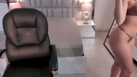 Naomi online show from October 5, 2025, 12:47 pm