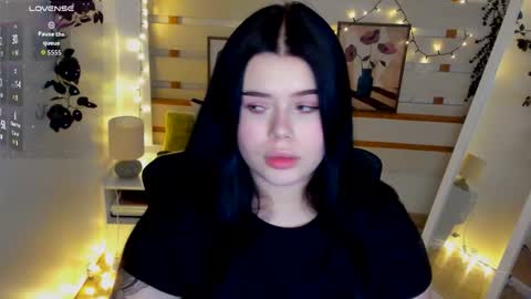 Snapshot of naomivibes chatting on February 19, 2026, 9:22 pm Naomi online show from February 19, 2026, 9:22 pm