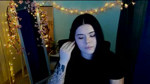 Snapshot of naomivibes chatting on March 4, 2026, 2:01 pm Naomi online show from March 4, 2026, 2:01 pm