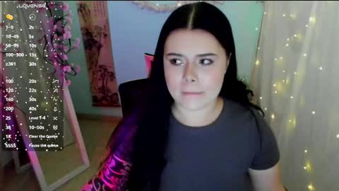 Snapshot of naomivibes chatting on April 6, 2026, 6:25 am Naomi online show from April 6, 2026, 6:25 am