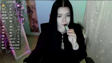 Snapshot of naomivibes chatting on April 8, 2026, 6:24 am Naomi online show from April 8, 2026, 6:24 am