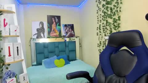 Snapshot of naomy777_ chatting on January 28, 2025, 9:19 pm naomy online show from January 28, 2025, 9:19 pm
