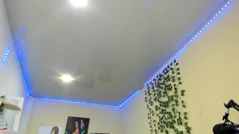 Snapshot of naomy777_ chatting on February 16, 2025, 7:16 pm naomy online show from February 16, 2025, 7:16 pm