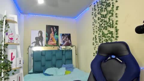 Snapshot of naomy777_ chatting on February 21, 2025, 3:12 am naomy online show from February 21, 2025, 3:12 am