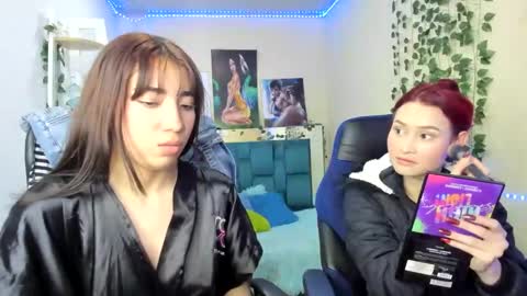 Snapshot of naomy777_ chatting on February 28, 2025, 11:12 pm naomy online show from February 28, 2025, 11:12 pm