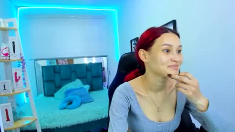 Snapshot of naomy777_ chatting on September 23, 2025, 7:28 pm naomy online show from September 23, 2025, 7:28 pm