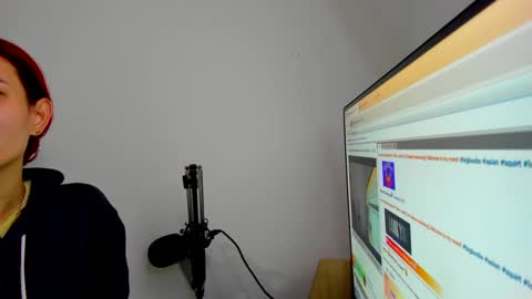 Snapshot of naomy777_ chatting on September 26, 2025, 7:51 pm naomy online show from September 26, 2025, 7:51 pm