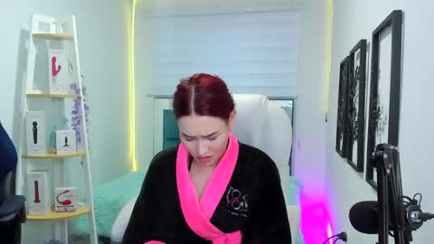 Snapshot of naomy777_ chatting on October 18, 2025, 10:21 pm naomy online show from October 18, 2025, 10:21 pm