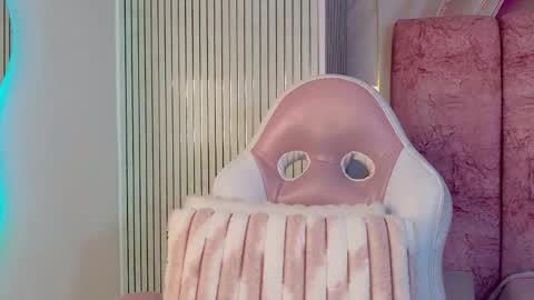 Snapshot of naomy_gomez_ chatting on May 8, 2026, 11:59 am Naomy online show from May 8, 2026, 11:59 am
