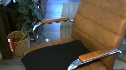 Snapshot of nareth338 chatting on December 4, 2025, 4:59 pm nareth338 online show from December 4, 2025, 4:59 pm