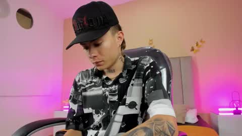 Snapshot of nascary_fox chatting on April 25, 2026, 12:08 pm Nascary Fox online show from April 25, 2026, 12:08 pm