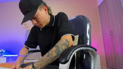 Snapshot of nascary_fox chatting on April 29, 2026, 5:30 pm Nascary Fox online show from April 29, 2026, 5:30 pm