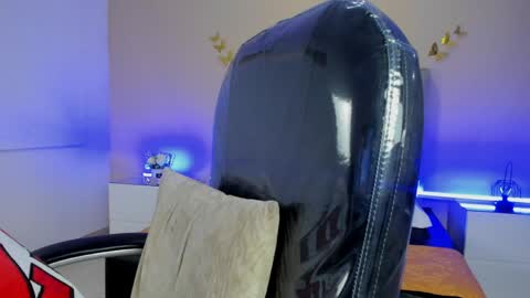 Snapshot of nascary_fox chatting on May 3, 2026, 1:50 pm Nascary Fox online show from May 3, 2026, 1:50 pm