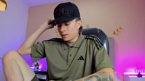 Snapshot of nascary_fox chatting on May 7, 2026, 2:22 pm Nascary Fox online show from May 7, 2026, 2:22 pm