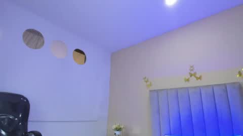 Snapshot of nascary_fox chatting on May 20, 2026, 12:22 pm Nascary Fox online show from May 20, 2026, 12:22 pm